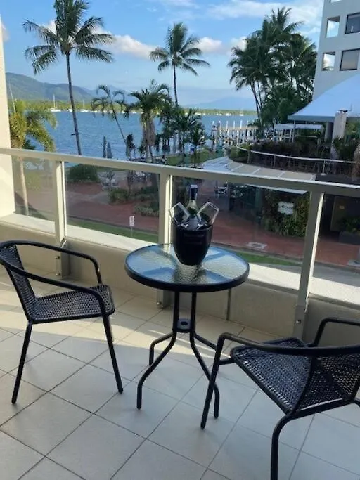 Lovely Waterfront Apartment At Harbour Lights Cairns 0*,