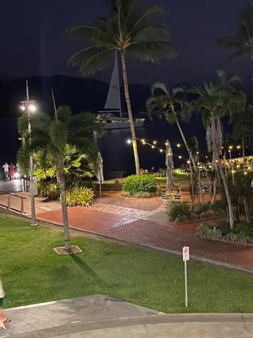 Lovely Waterfront Apartment At Harbour Lights Cairns
